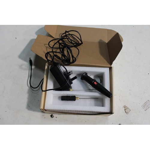 31 - ELECTRIC FOAM CUTTING TOOL CONTAINING A NUMBER OF ATTACHMENTS