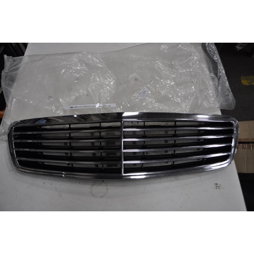 121 - MERCEDES CAR FRONT GRILL YMOS 77720.0.002