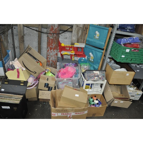 432 - MANAGERS SPECAIL LARGE SELECTION OF CHILDS TOYS AND PAINTS ECT