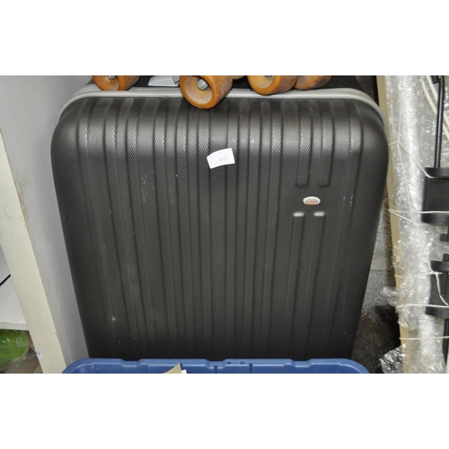 455 - LARGE BLACK SUIT CASE