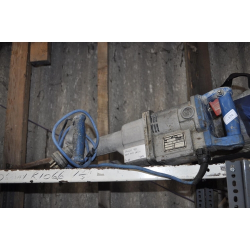 174 - KANGO 900W HEAVY DUTY BREAKER