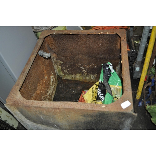 192 - GALVANISED METAL WATER TANK 600MM X 570MM X 610MM HIGH