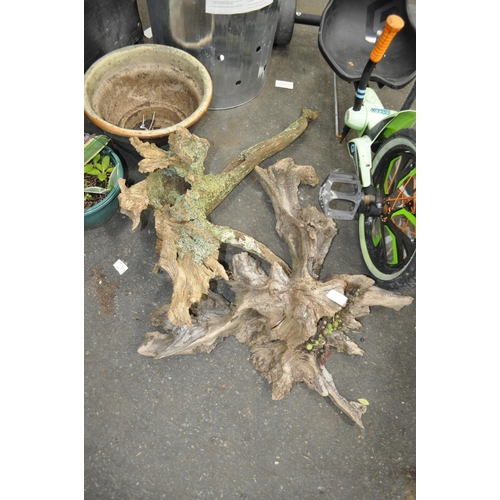 366 - 2 X LARGE GARDEN TREE STUMP DECORATIONS   BOTH APPRO 3FT X 2 FT