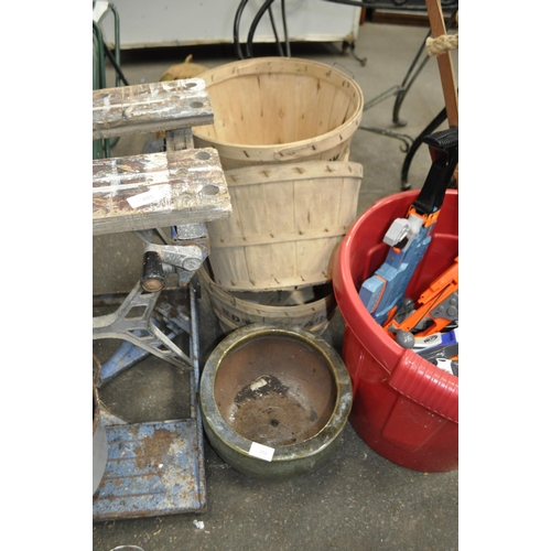 393 - 3 X STEAM BENT WOODEN FRUIT PICKING BASKETS AND A GLAZED TERRACOTTA GARDEN POT
