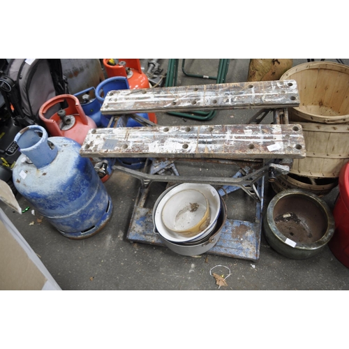 395 - A BLACK AND DECKER WORKMATE