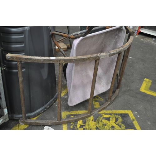 225 - A BOX IRON POND BRIDGE ARC