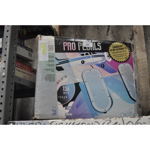 234 - THE VINTAGE 'PRO PEDAL' SET COMPATIBLE WITH MS-DOS / WINDOWS 95