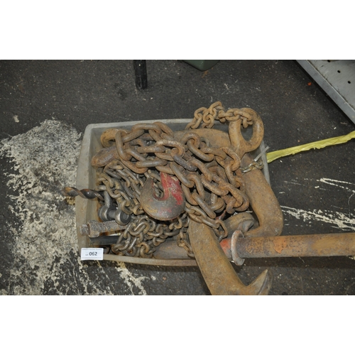 62 - A QUANTITY OF LIFTING CHAINS AND HOOKS
