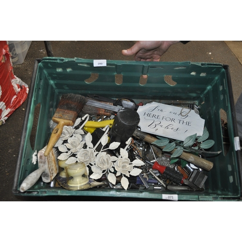 71 - A TUB OF MISC ITEMS INC RUBBER MALLET, WOMENS SHOES, PAINT BRUSHES, HAND TOOLS AND MORE