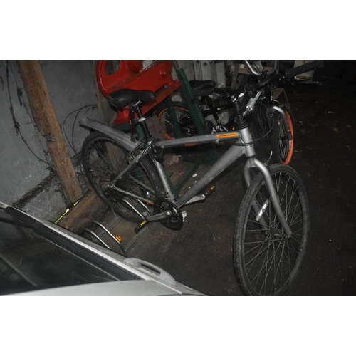 11 - A RALEIGH PIONEER SERIES GENTS BIKE - 21 SPEED WITH SHIMANO SHIFTERS