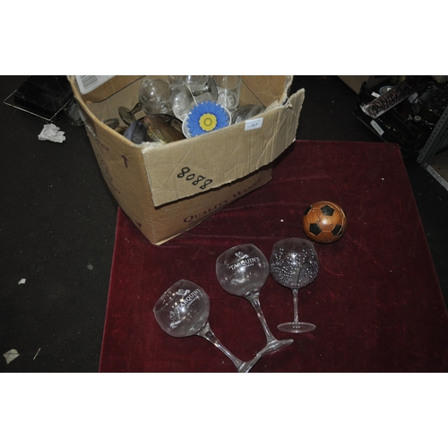 267 - A BOX OF ASSORTED CHINA AND GLASSWARE INC GLASS DESSERT DISHES, WINE GLASSES, CHINA PLATES AND MORE