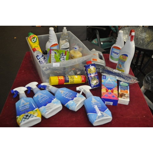 341 - A LARGE TUB CONTAINING MANY CLEANING ITEMS INC ASTONISH, W5, HAND SANITISERS ETC  -MANY FULL