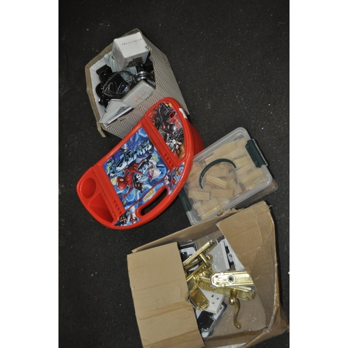 423 - A SHELF OF WONDROUS EXCITEMENT INC A CARRIAGE CLOCK, MINI GREEK STYLE AMPHORA, KENSINGTON GIFTWARE C... 