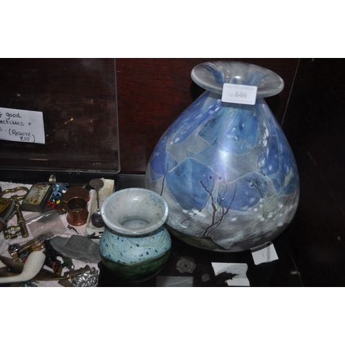 646 - X2 ISLE OF WHITE STUDIO BULBUS GLASS ABSTRACT VASE AND MINITURE SIGNED VASE