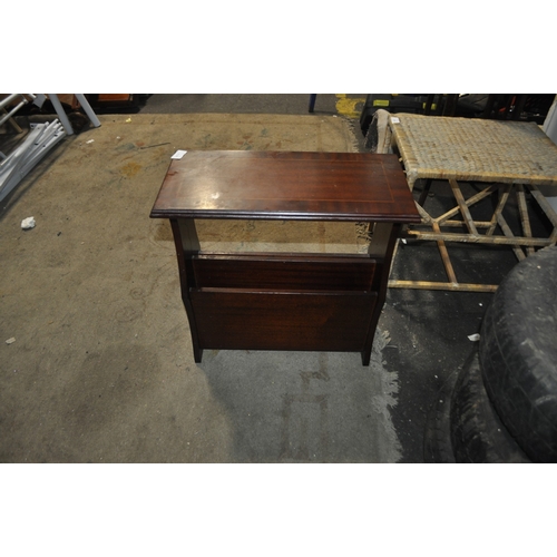 834 - A MAHOGANY VENEERED MAGAZINE / NEWSPAPER TABLE