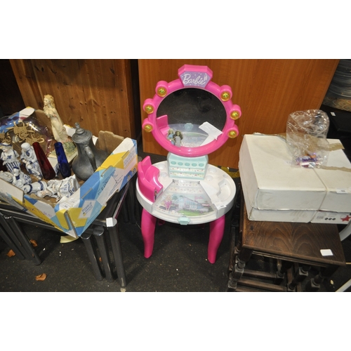 973 - THE BARBIE BEAUTY STUDIO PERFECT CHRISTMAS PRESSENT