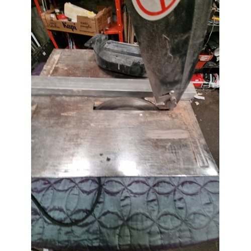 68 - Handy Power Nutool England FHPT180 Electric Tabletop Tile CutterAn electric tabletop tile cutter m... 