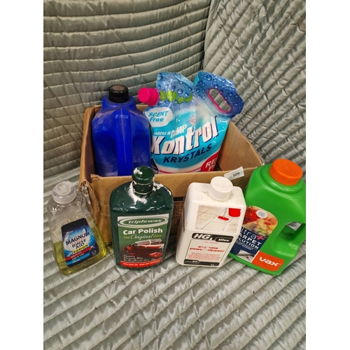 109 - A Lot of Six Mixed Household and Automotive Cleaning ProductsA collection of six mixed household a... 