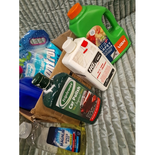 109 - A Lot of Six Mixed Household and Automotive Cleaning ProductsA collection of six mixed household a... 