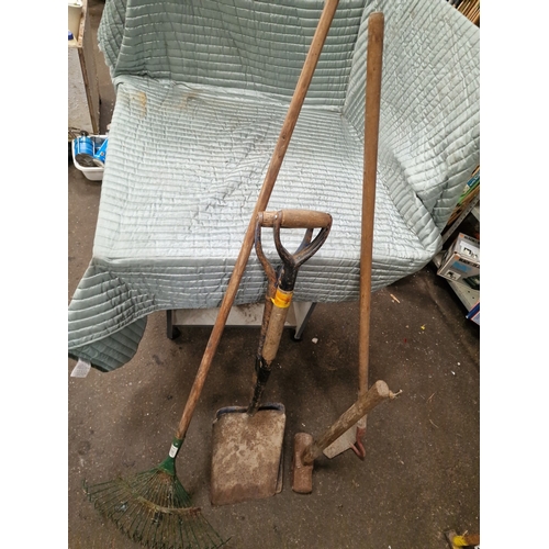 61 - An Assortment of Vintage and Contemporary Garden and Utility ToolsA collection of various garden a... 