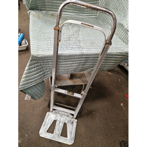 68 - Einhell Folding Aluminium Sack BarrowA used Einhell folding aluminium hand truck, also known as a ... 