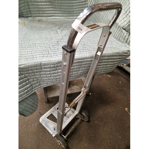 68 - Einhell Folding Aluminium Sack BarrowA used Einhell folding aluminium hand truck, also known as a ... 