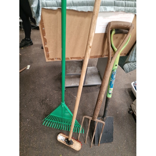 81 - An Assortment of Garden and Maintenance Tools including Kingfisher and Harris ExamplesAn assortmen... 