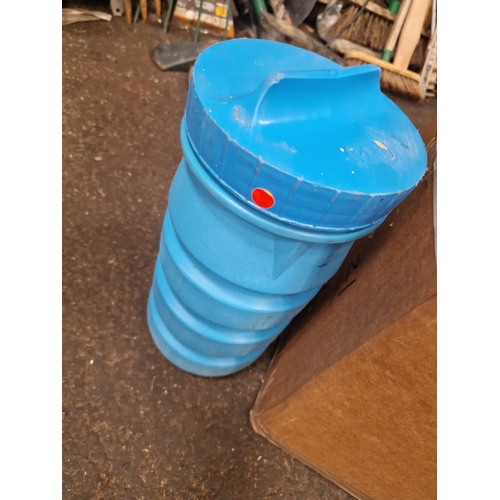 85 - A Collection of Marine Accessories including a Vintage Durbin Light and Manual Foot PumpsThis coll... 