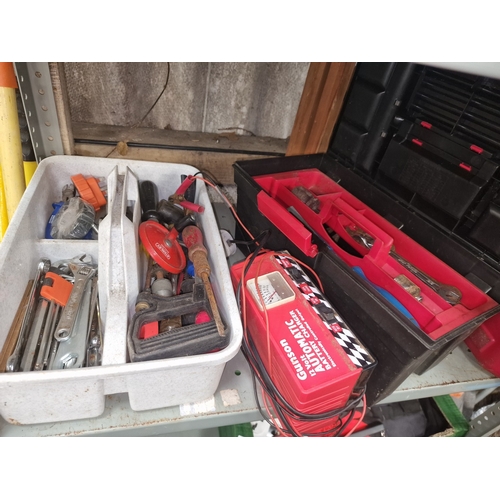 92 - A Gunson 12V Battery Charger with an Assortment of Tool Storage and Hand ToolsThis lot comprises a... 
