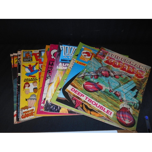 23 - Selection of vintage comics