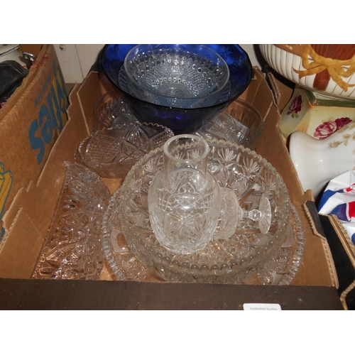 81 - Box of cut glass etc