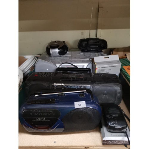 65 - Selection of retro radios