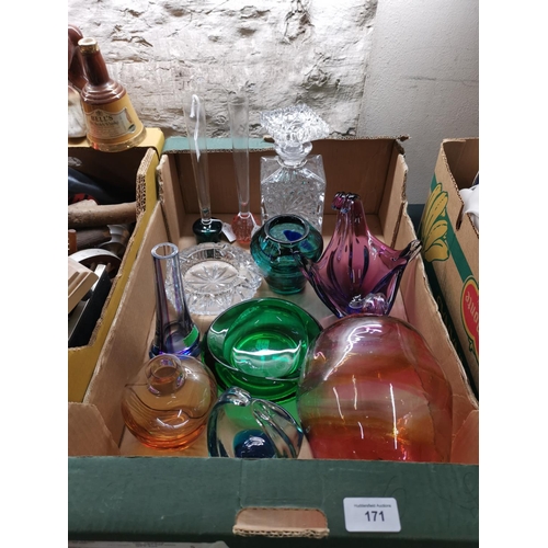 171 - Box of mixed coloured glass