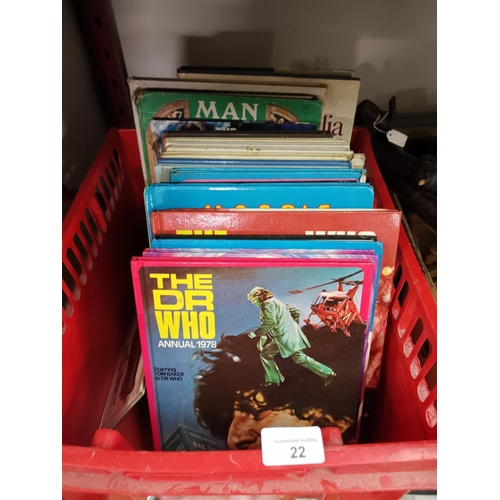 22 - Box of Dr Who annuals etc