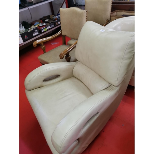 173 - Quality cream leather swivel chair