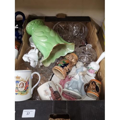 37 - Box of mixed collectables