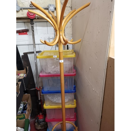 46 - Coat stand