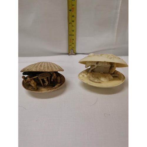 292 - 2 Japanese clam shell dioramas