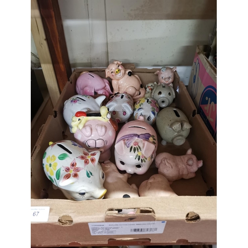 67 - Box of collectable pot money box pigs