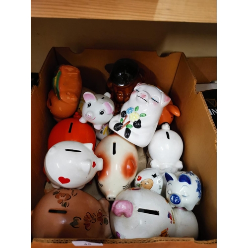 45 - Box of pot money box pigs