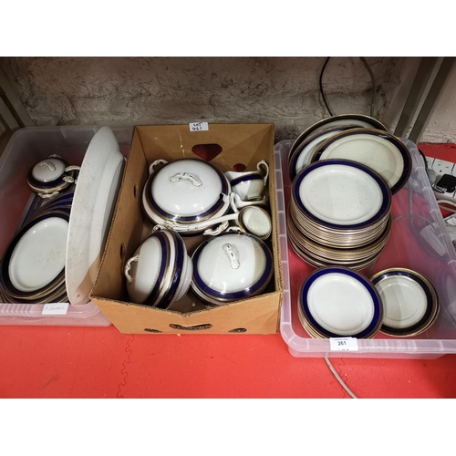 261 - Large amount of Wedgewood dinner service- 50+ pieces