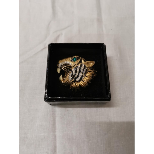 325 - Tiger brooch