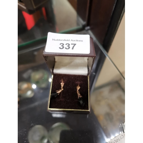 337 - 9ct gold earrings