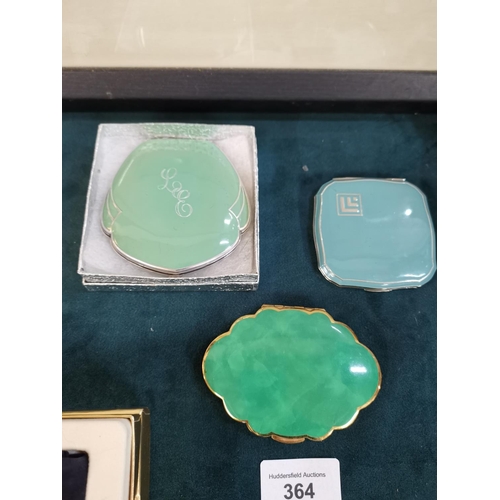 364 - 3 deco powder compacts