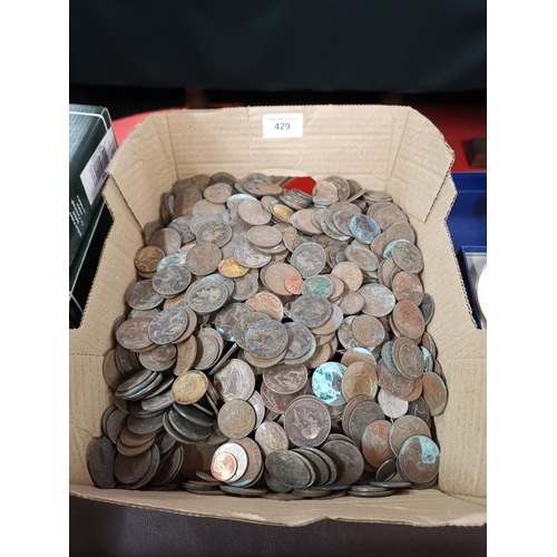 429 - Large selection of old pennies