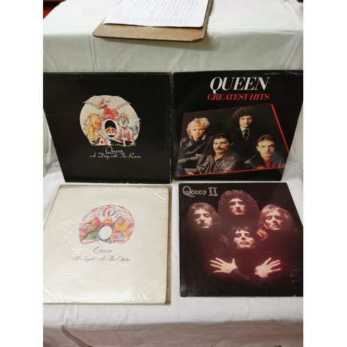 423 - 4 Queen LPS in good condition