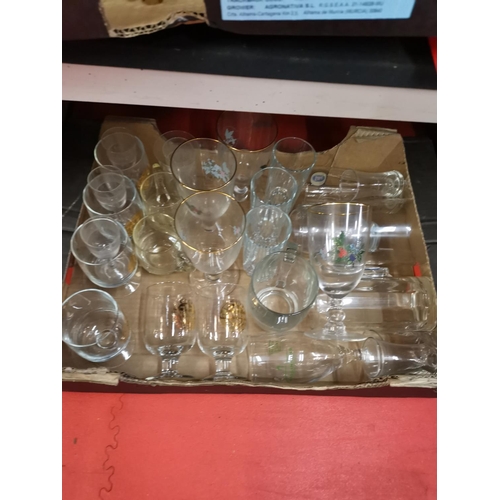 21 - Box of quality glass