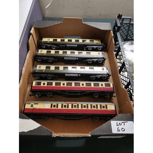 60 - 3 Hornby Pullman coaches + 2