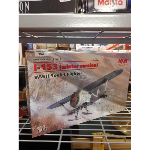 162 - WW2 Soviet Fighter model kit