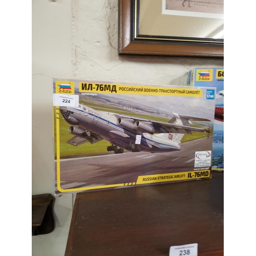 224 - Zvezda model kit